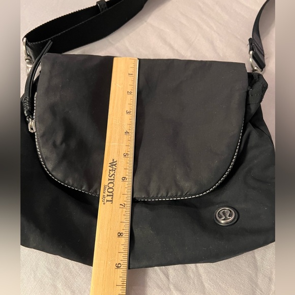 Lululemon Black Crossbody Bag - Picture 9 of 15